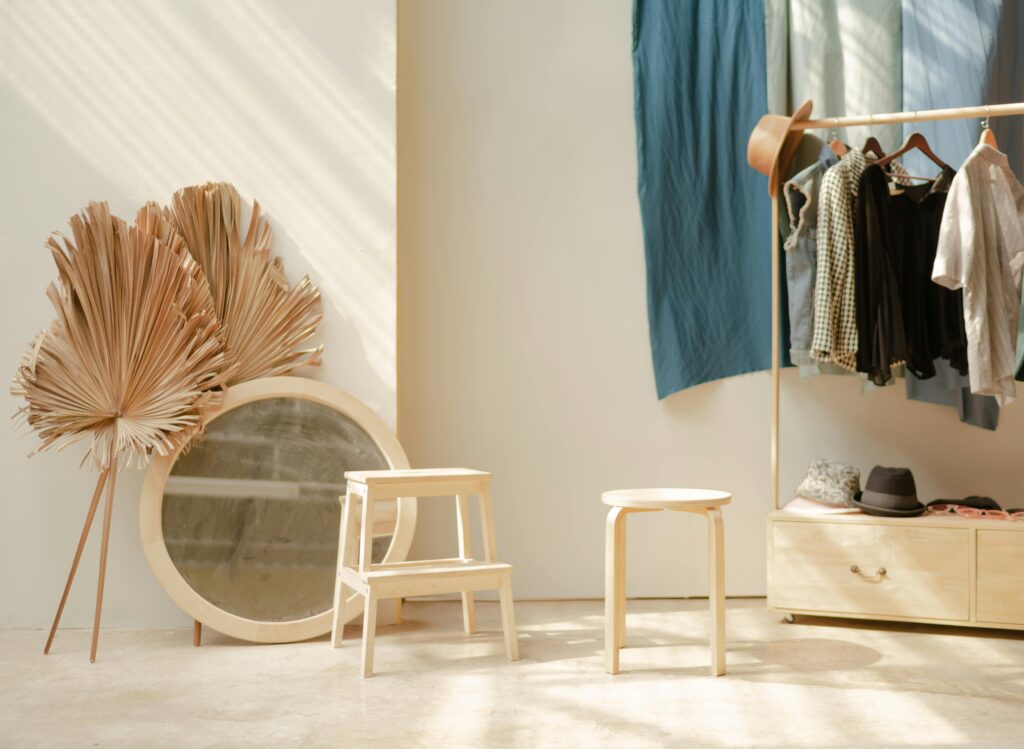 pexels-photo-3119180-3119180 Explore a serene minimalist room with natural wooden decor, perfect for inspiration.